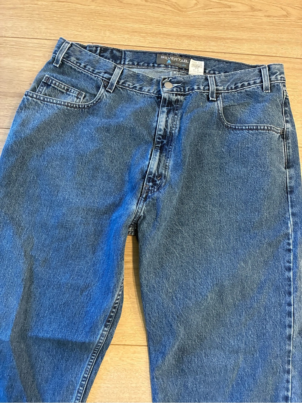 Vintage Levi’s SilverTab Y2K Medium Wash Jeans Loose Fit Size 38x28 *READ